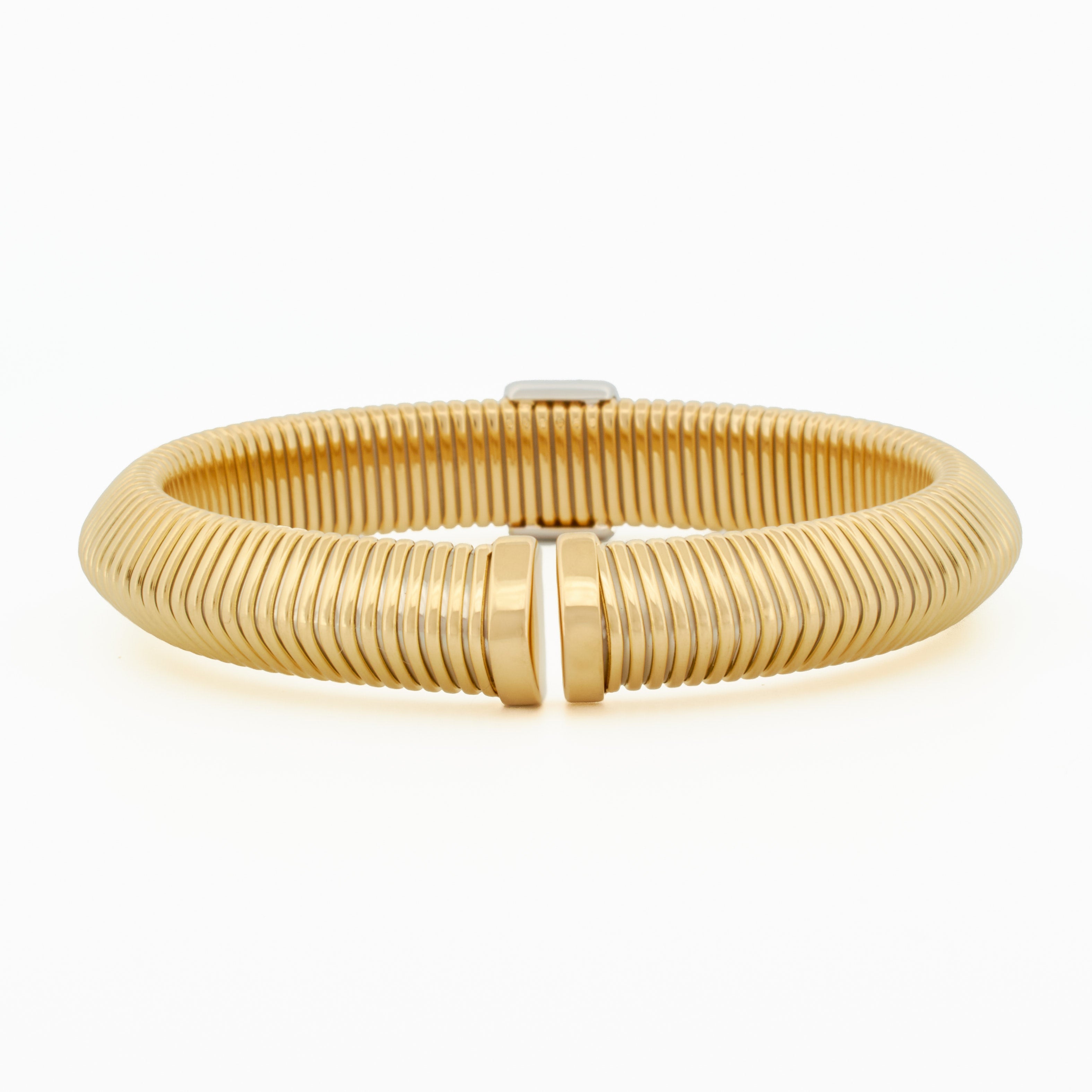 Luxurious Tubogas Bangle with Bold Diamond Pavé Center