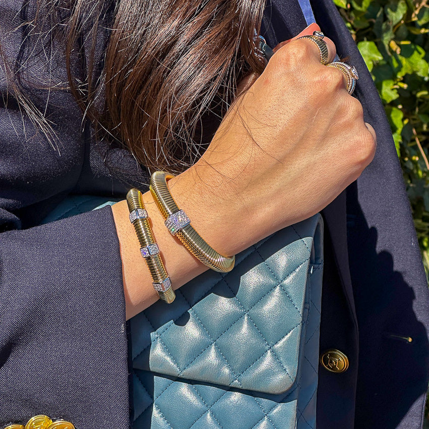 Luxurious Tubogas Bangle with Three Diamond Pavé Stations
