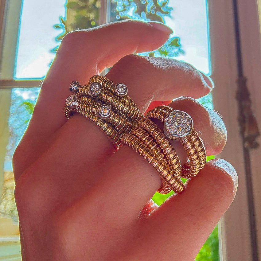 Flexible Spiral Tubogas Ring with Round Pavé Diamond
