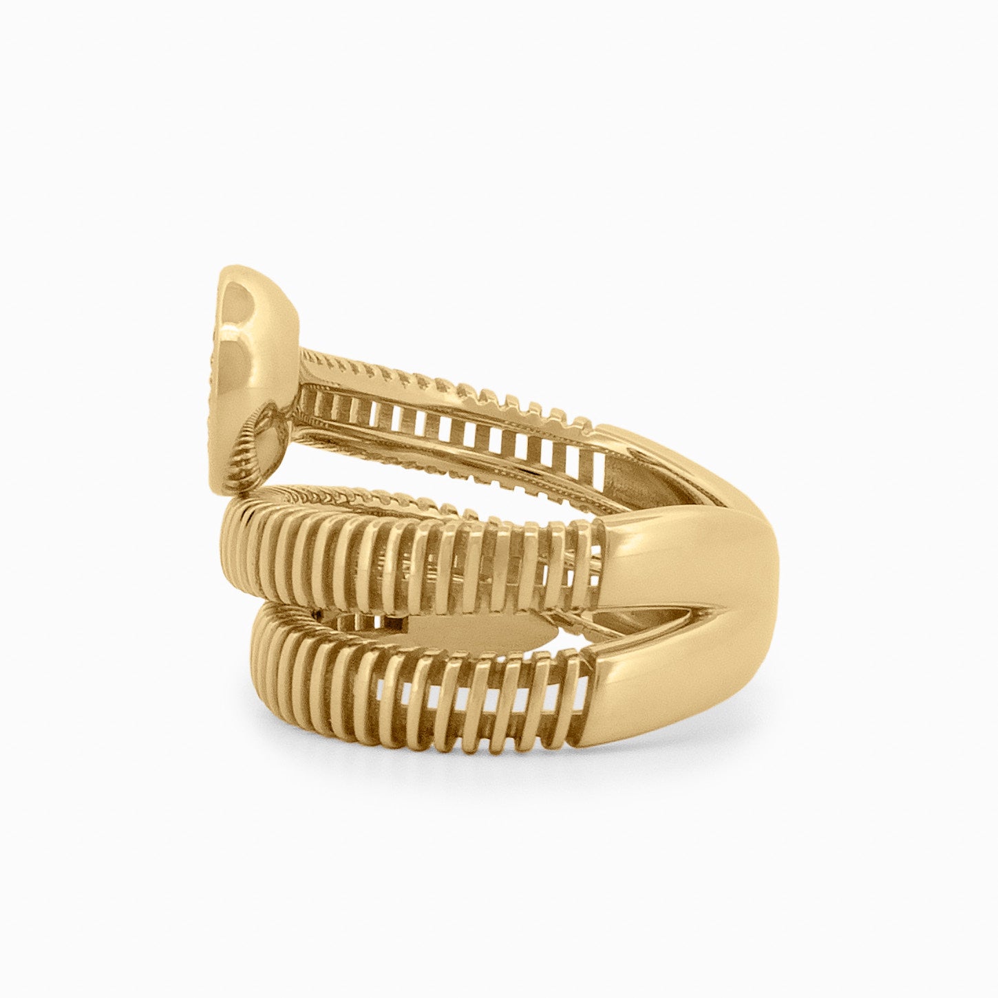 Coil Spiral Ring With a Round Pavé Diamond