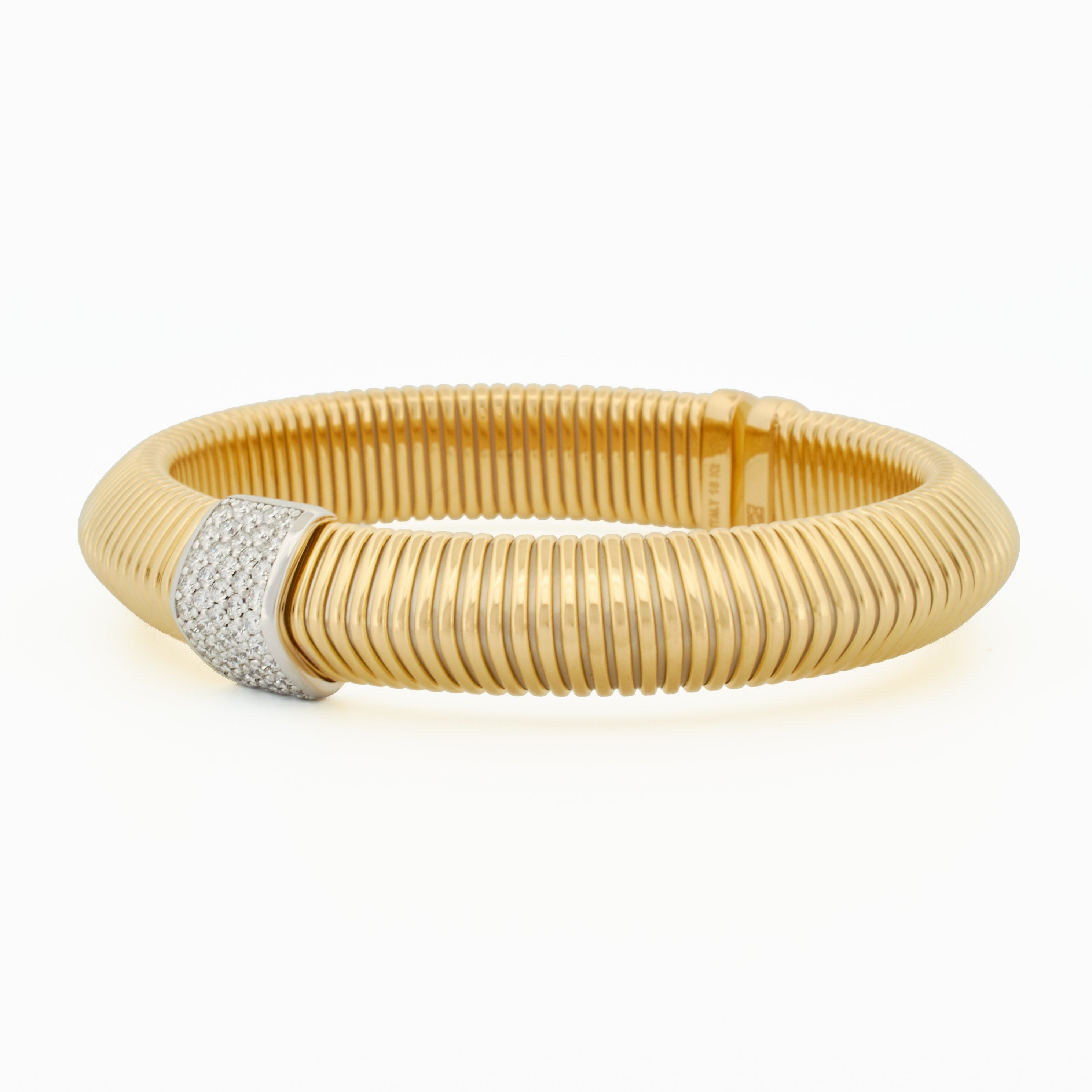 Luxurious Tubogas Bangle with Bold Diamond Pavé Center