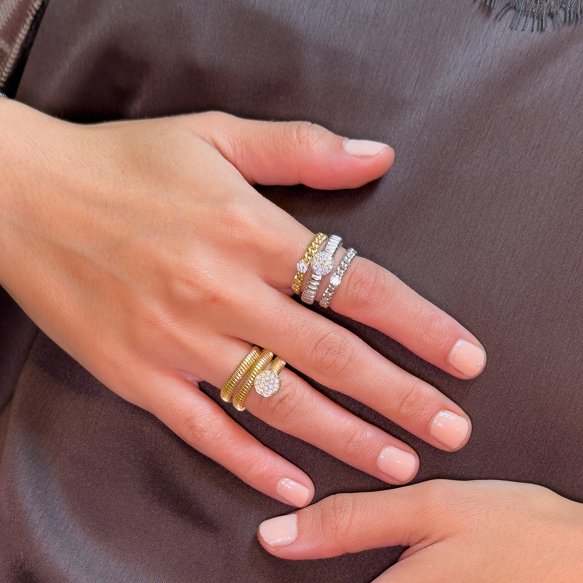 Coil Spiral Ring With a Round Pavé Diamond
