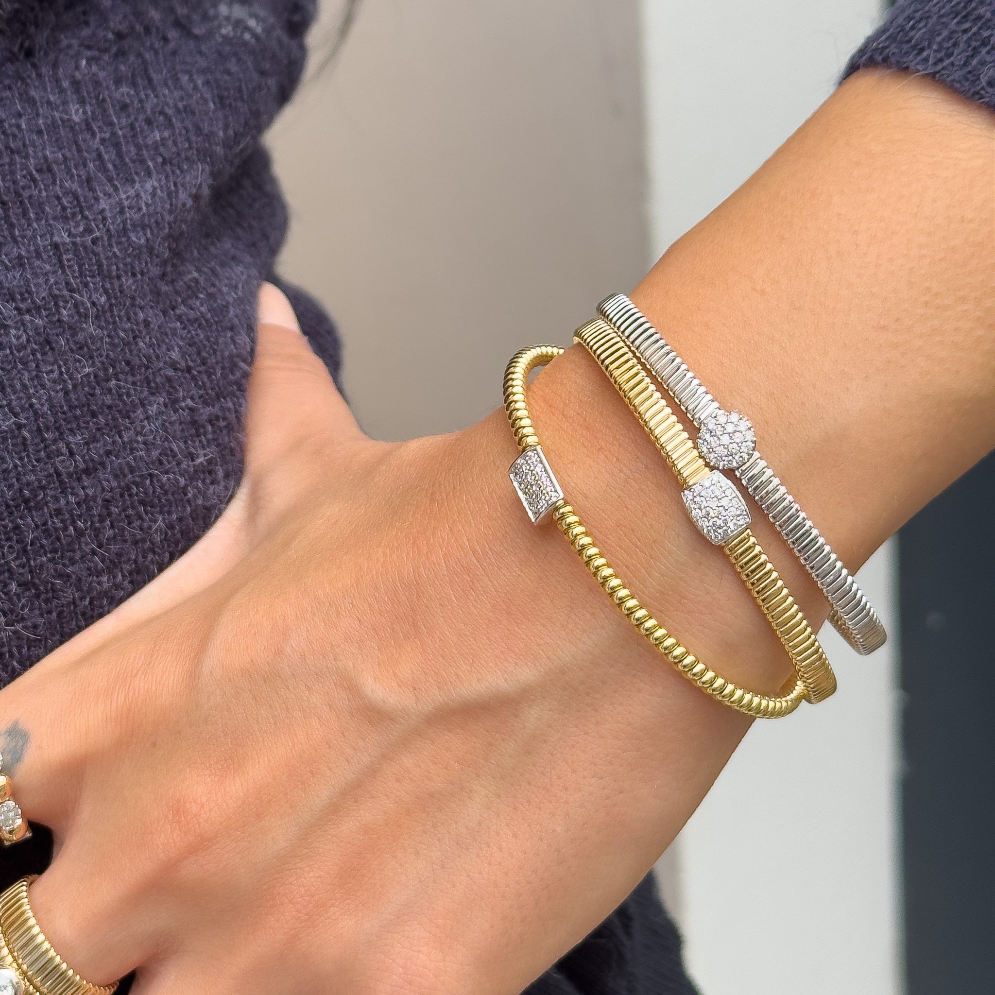 Tubogas Cuff with Circular Diamond Pavé