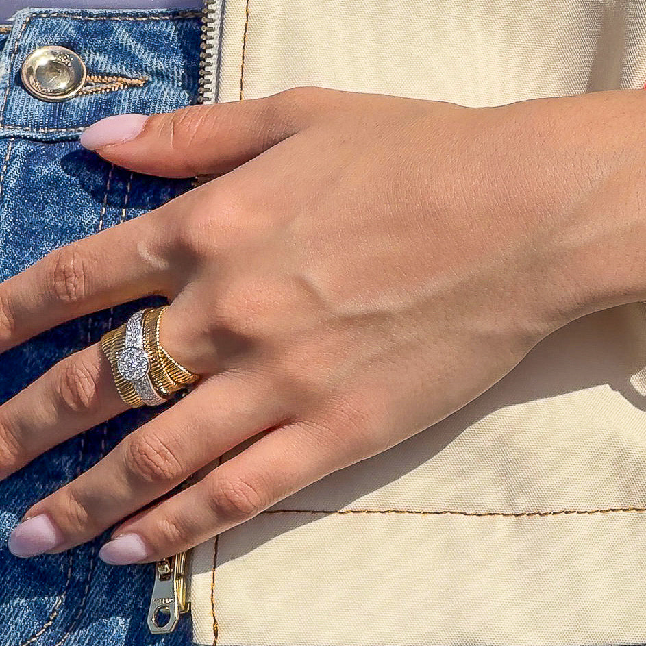 Luxurious Two-Tone Criss-Cross Ring with Pavé Diamond Band