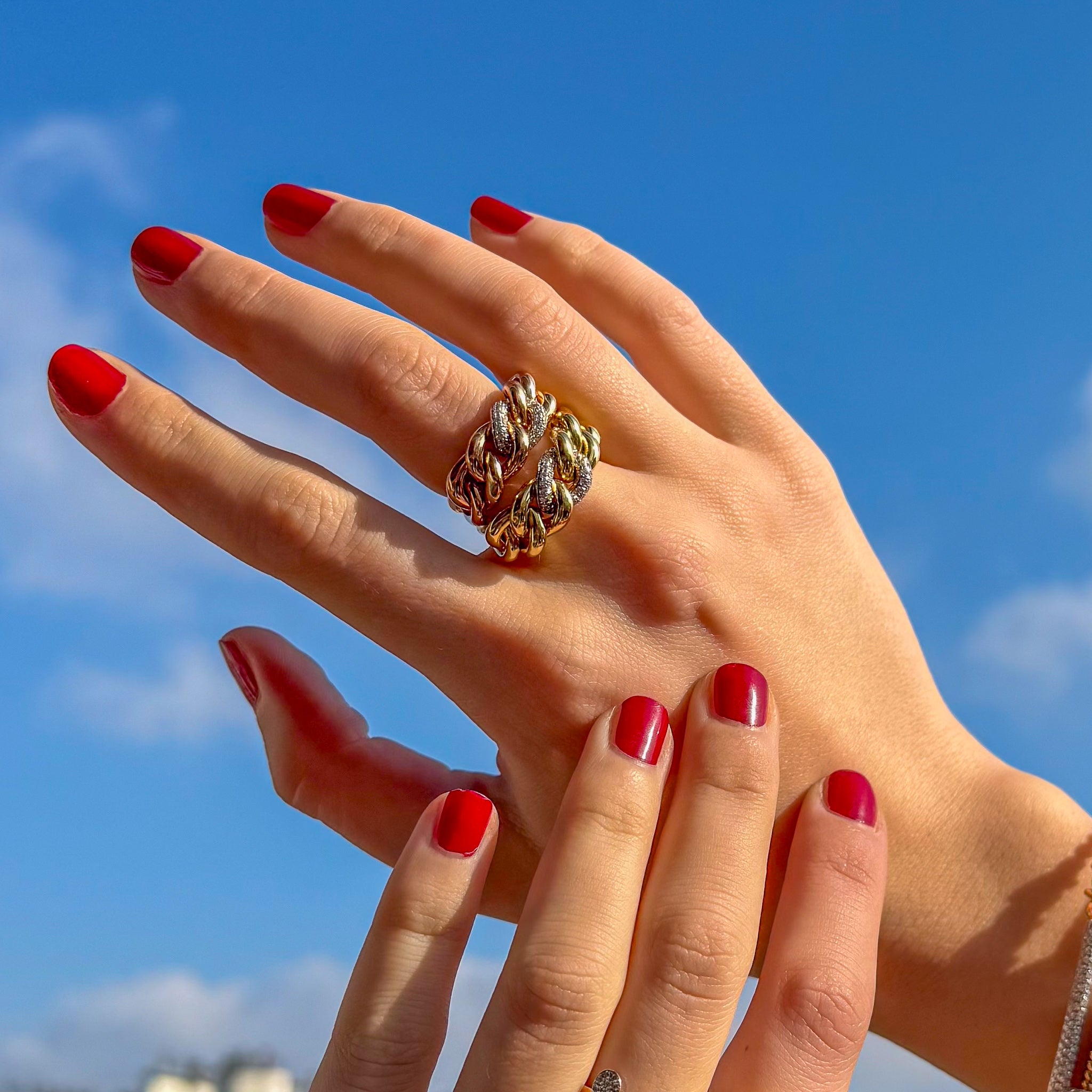 Chunky Chain Ring with Pavé Diamond Centerpiece