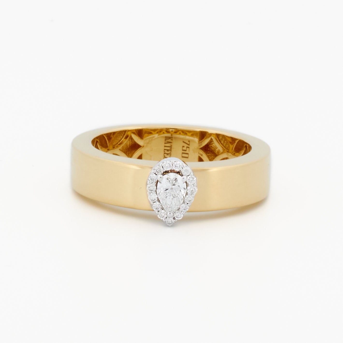 Pear-Cut Diamond Ring