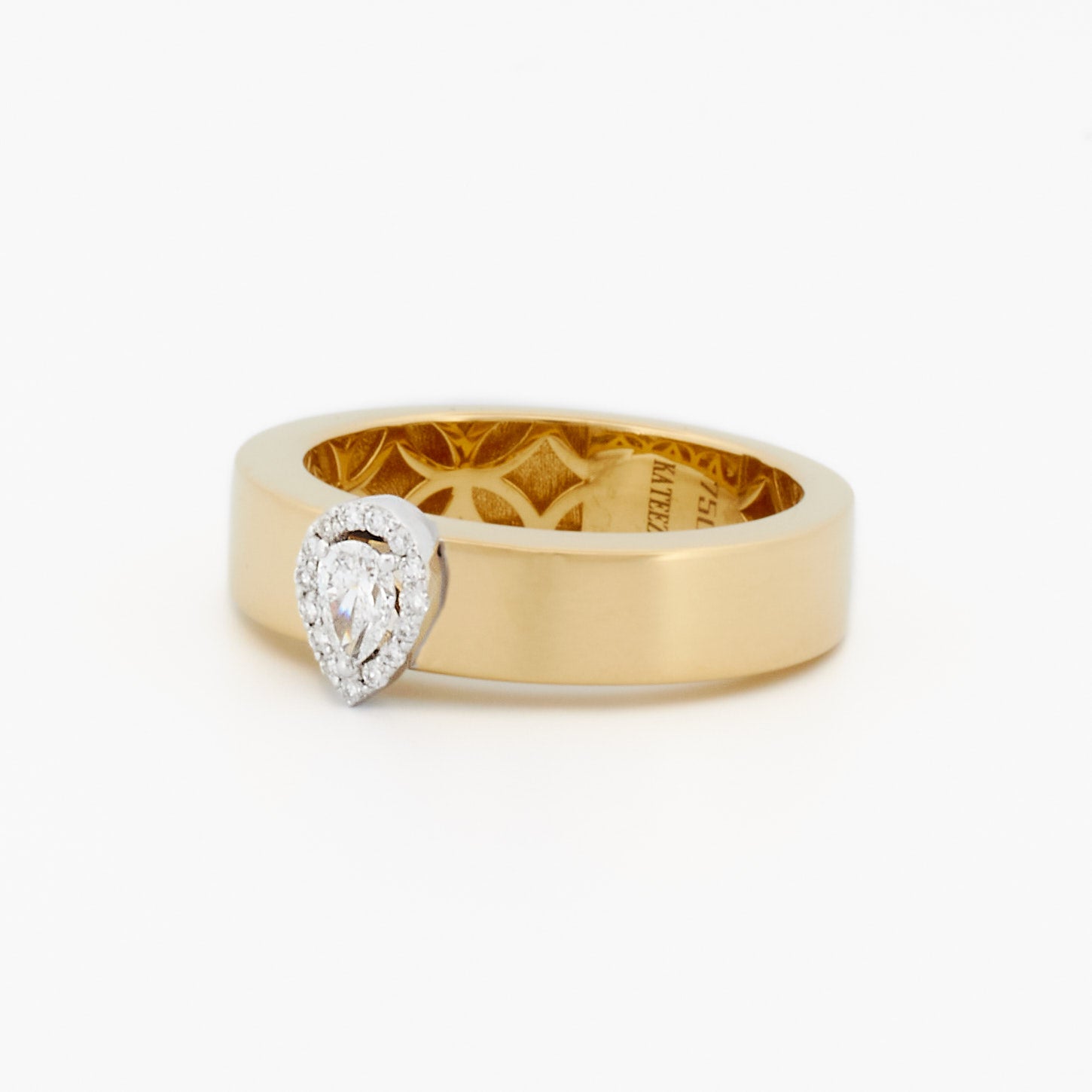 Pear-Cut Diamond Ring